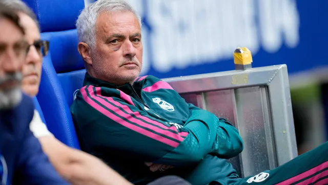 mourinho-aparece-com-olho-roxo-em-jogo-do-real-madrid;-saiba-o-motivo
