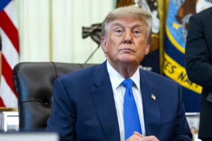 trump-ameaca-bombardear-oma-se-pais-‘atrapalhar’-acordo-em-ormuz