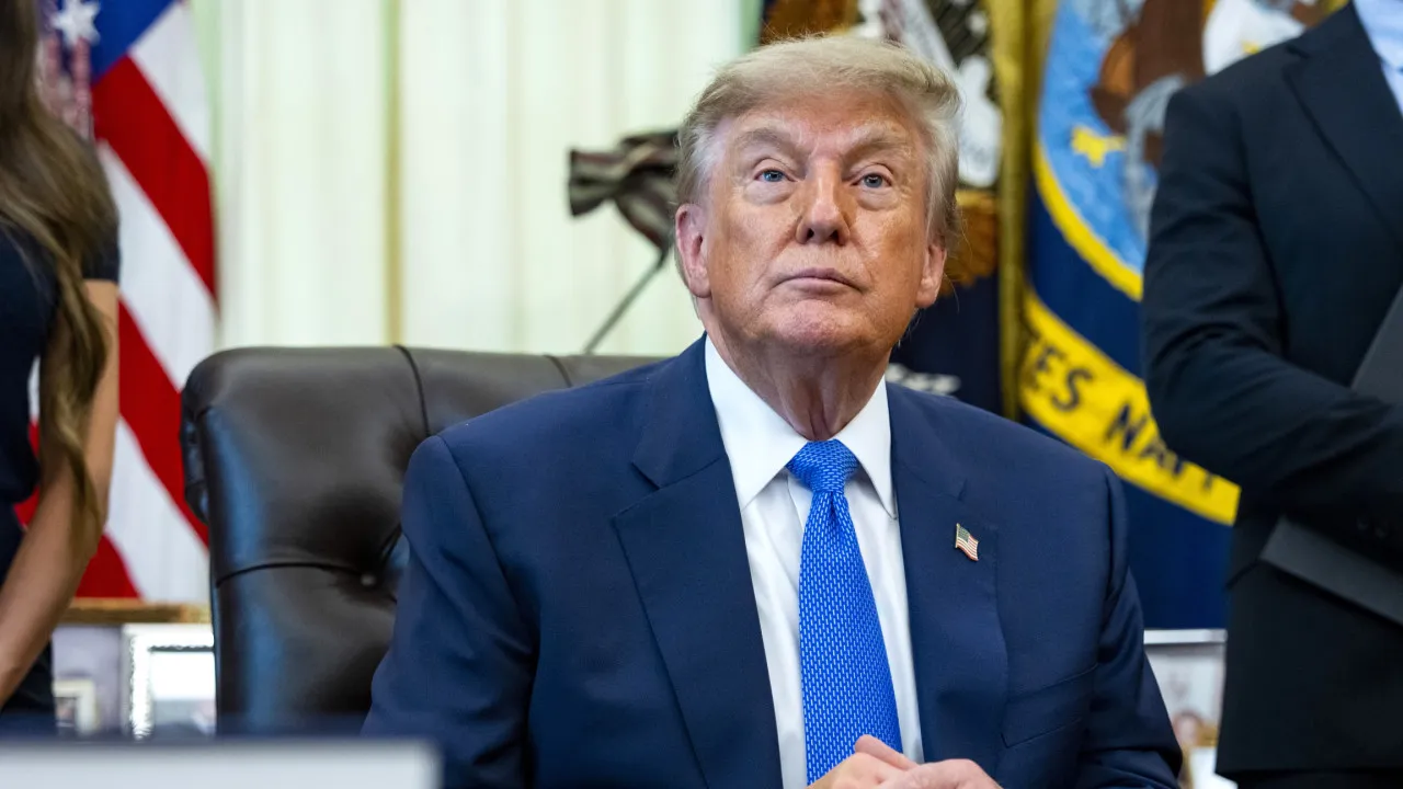 trump-ameaca-bombardear-oma-se-pais-‘atrapalhar’-acordo-em-ormuz