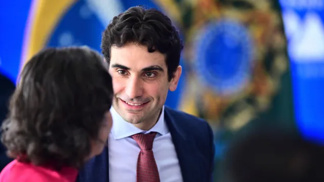 bc-esta-pilotando-a-politica-monetaria-pensando-em-patamar-contracionista,-diz-galipolo