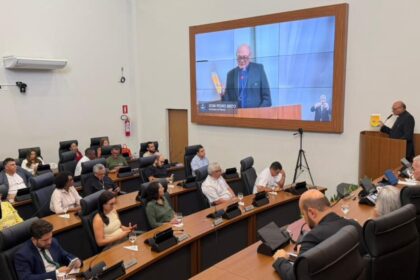 camara-municipal-homenageia-os-30-anos-da-arquidiocese-de-palmas,-em-sessao-solene-–-camara-de-palmas