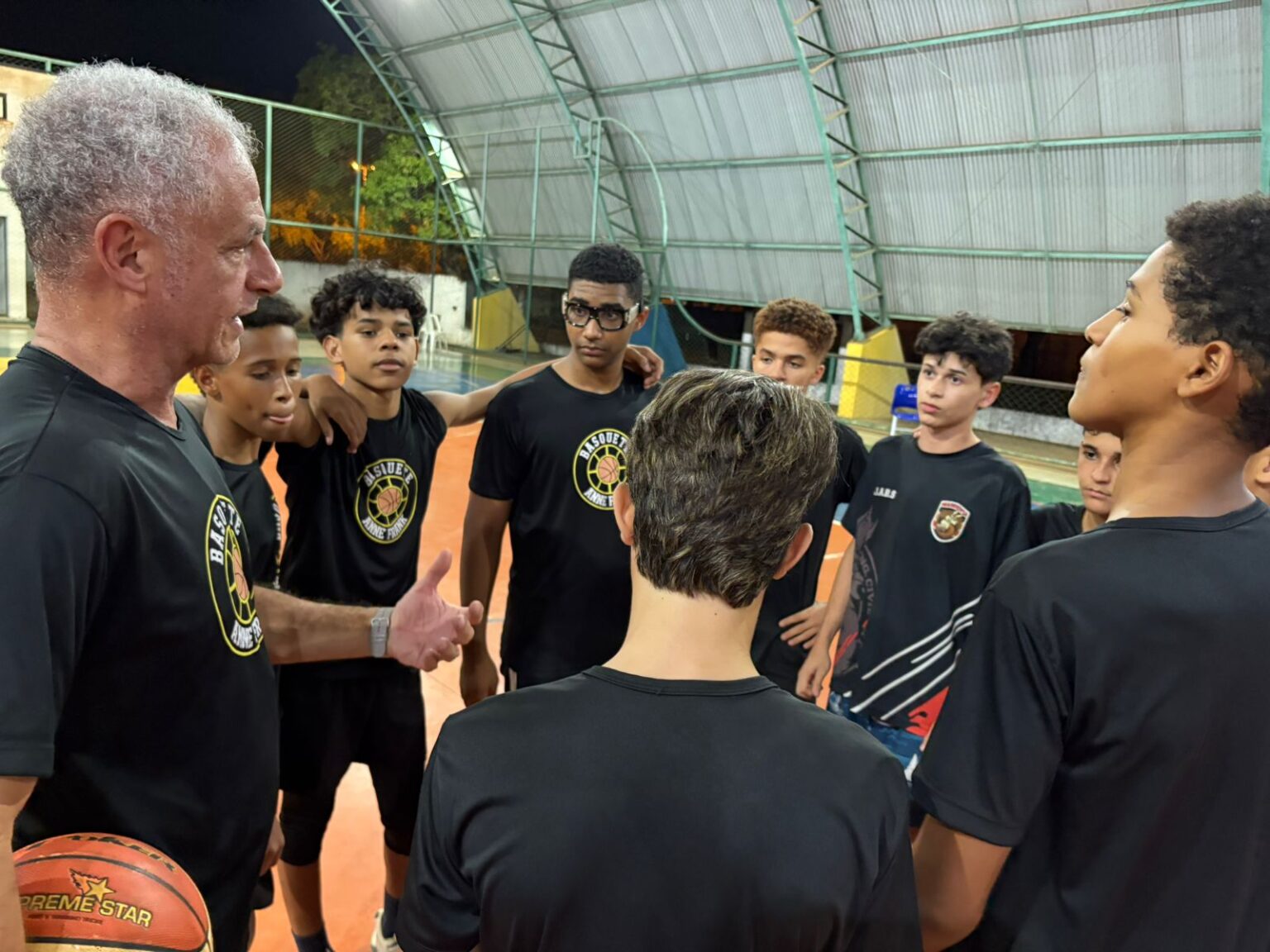 escola-municipal-anne-frank-classifica-tres-equipes-de-basquete-para-a-etapa-nacional-dos-jebs-2026-e-jogos-da-juventude