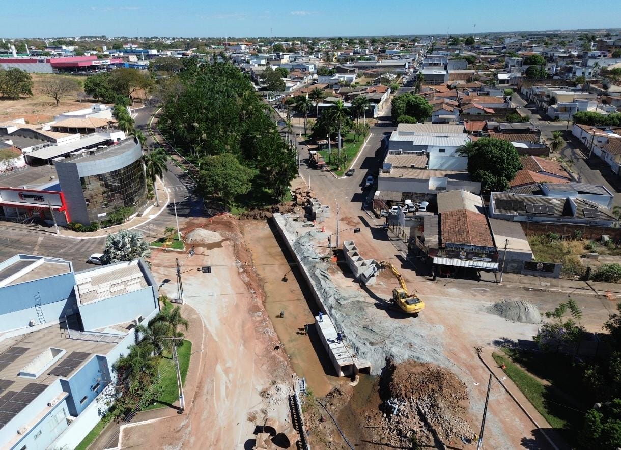 prefeitura-de-gurupi-intensifica-obras-de-drenagem-na-avenida-ceara-com-instalacao-de-mais-de-200-aduelas