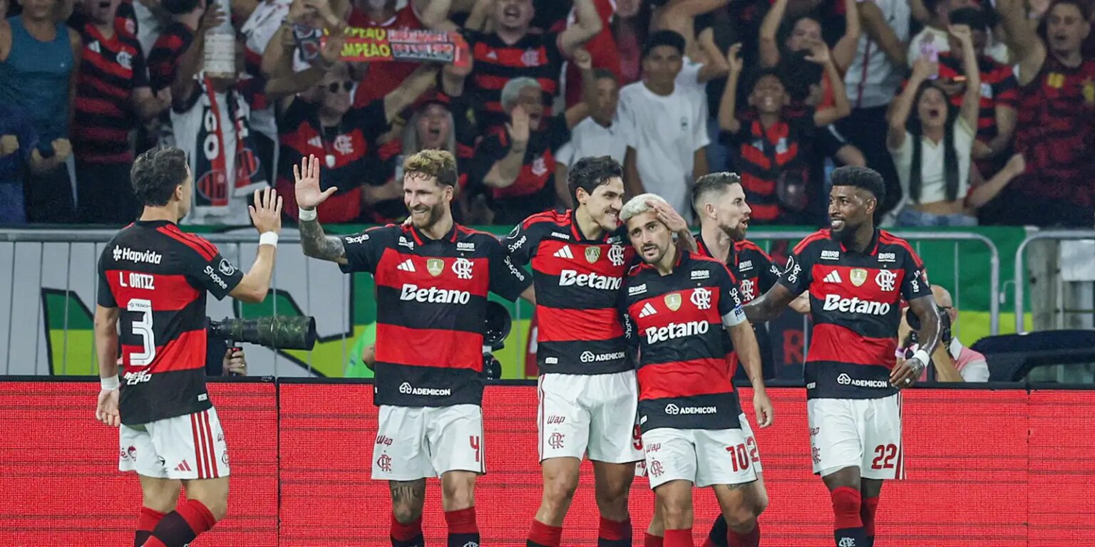 libertadores:-flamengo-elimina-cruzeiro-e-mantem-vivo-sonho-do-penta