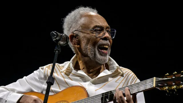 musical-narra-como-gilberto-gil-confrontou-horror-da-repressao-com-beleza-da-arte