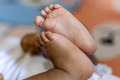 medica-e-denunciada-por-morte-de-6-criancas-em-uti-de-hospital-privado-no-parana