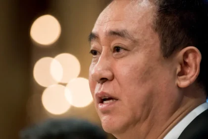 na-china,-tribunal-condena-fundador-da-evergrande-a-prisao-perpetua-por-fraude
