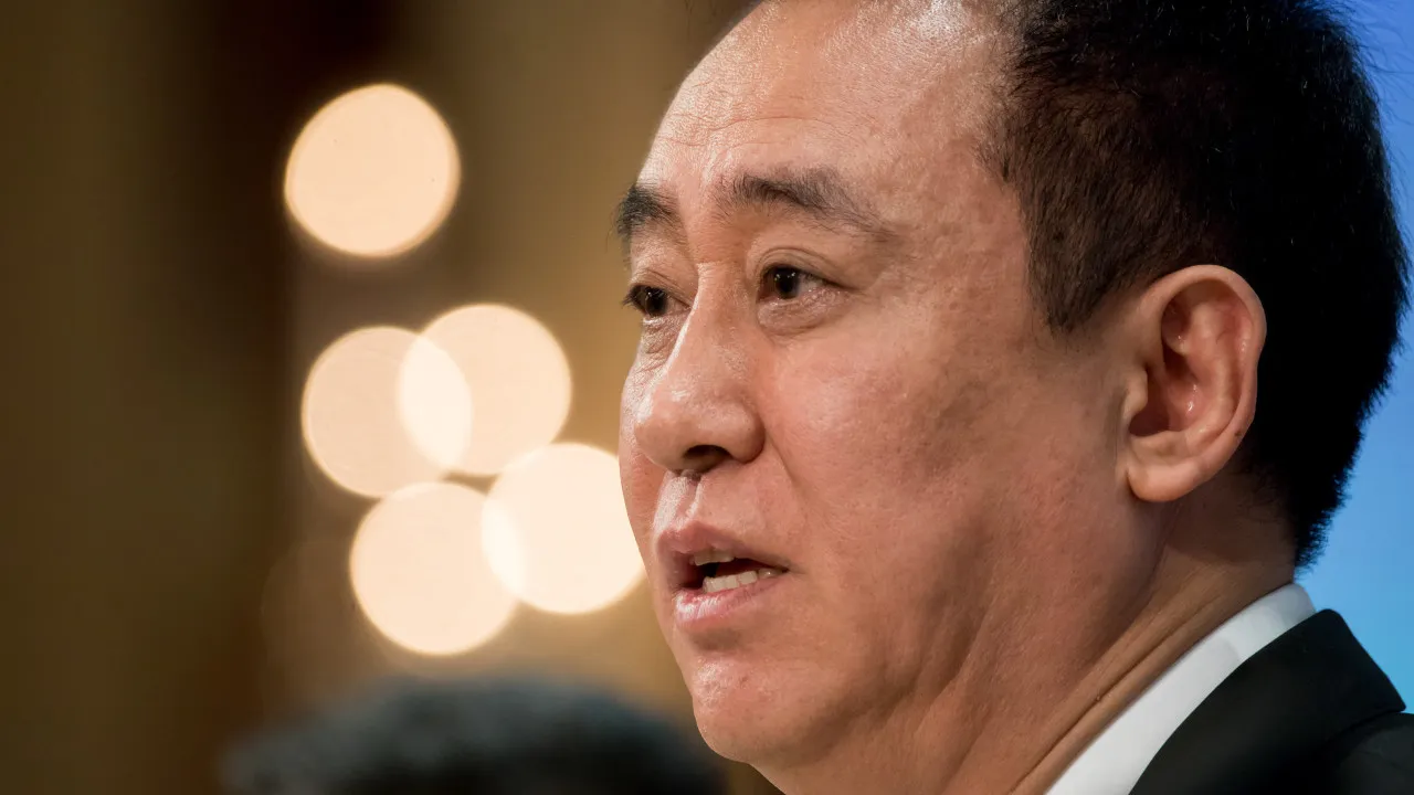 na-china,-tribunal-condena-fundador-da-evergrande-a-prisao-perpetua-por-fraude