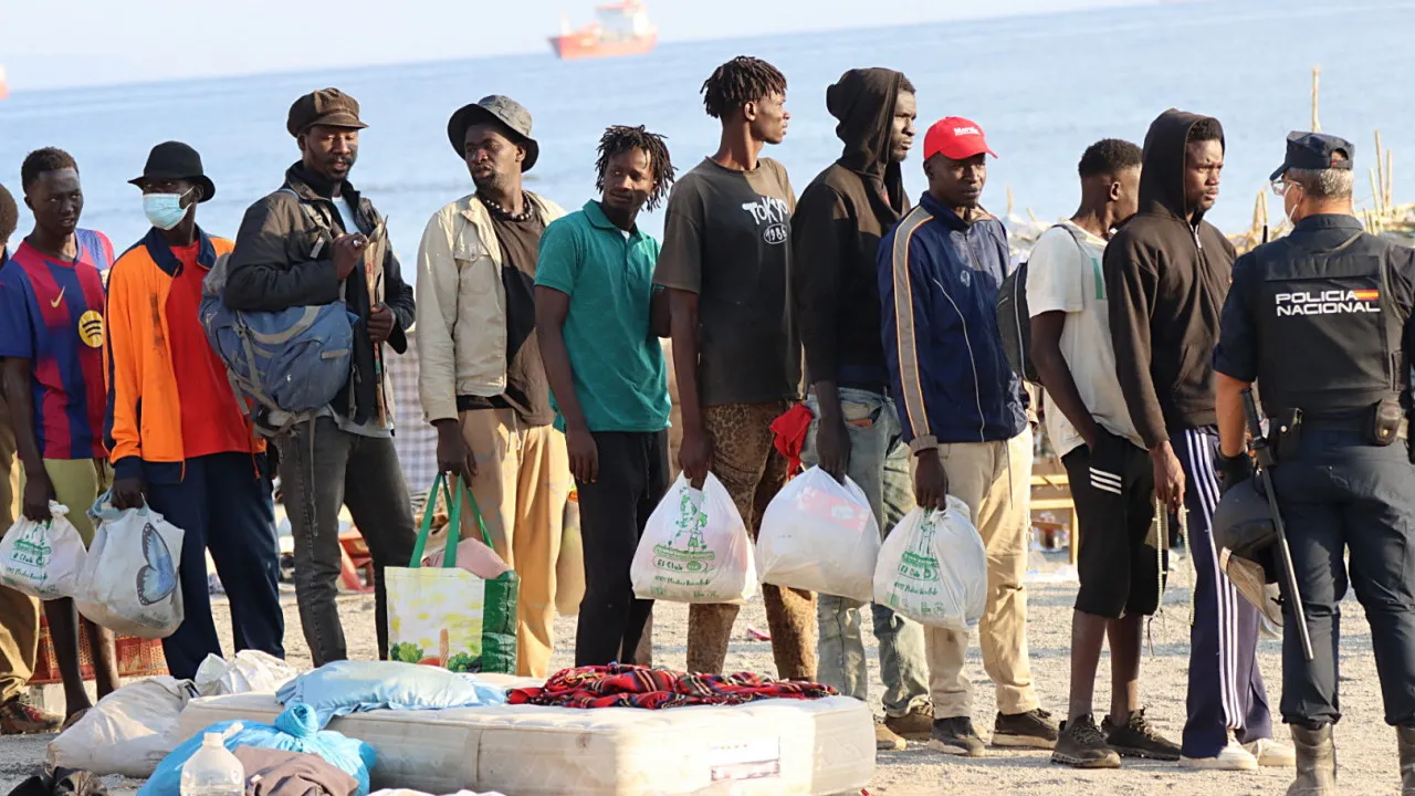espanha-disponibiliza-abrigos-temporarios-para-1.800-migrantes-em-ceuta