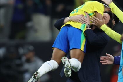 arthur-elias-aprova-logistica-em-caminho-do-brasil-na-copa-feminina
