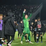 vasco-supera-golaco,-atropela-olimpia-de-virada-e-avanca-as-quartas-da-sula