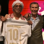 ronaldinho-gaucho-e-apresentado-em-clube-da-terceira-divisao-italiana