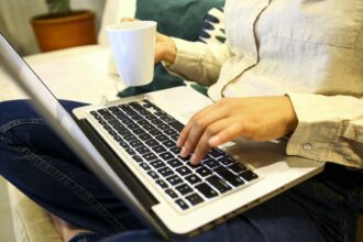 sete-em-cada-dez-brasileiros-temem-comprar-remedios-pela-internet