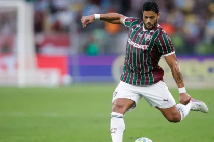 fluminense-supera-vaias,-vira-sobre-o-remo-e-continua-invicto-com-marcao