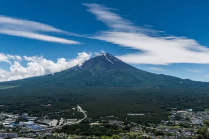 pai-deixa-filho-de-7-anos-sozinho-no-monte-fuji-para-continuar-caminhada