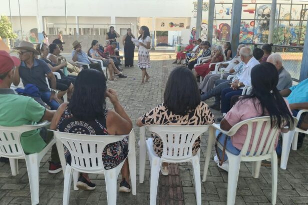 cras-javae-promove-acao-do-agosto-lilas-sobre-o-poder-das-palavras