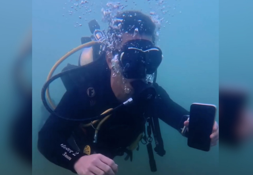 celular-continua-funcionando-apos-ficar-24-horas-submerso-no-lago-de-palmas;-veja-como-foi-o-resgate