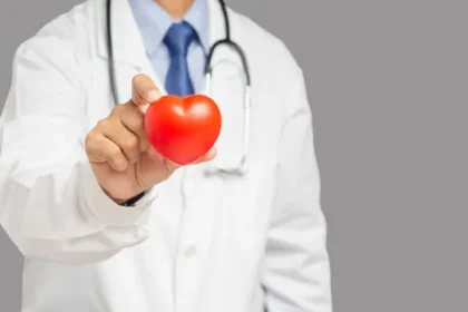 medico-alerta:-7-sinais-de-problemas-no-coracao-que-nunca-deve-ignorar