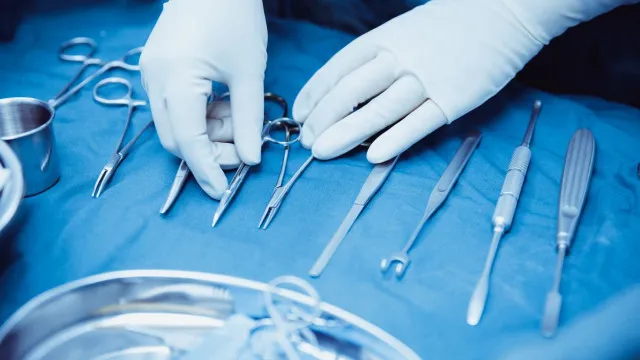 recem-nascido-morre-apos-ser-ferido-por-bisturi-durante-cesarea-em-hospital-de-ribeirao-preto