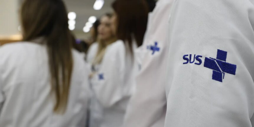 saude-estende-atuacao-de-676-medicos-especialistas-no-sus