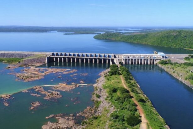 conheca-lago-no-to-em-que-mergulhador-encontrou-casa-e-maquinarios-submersos