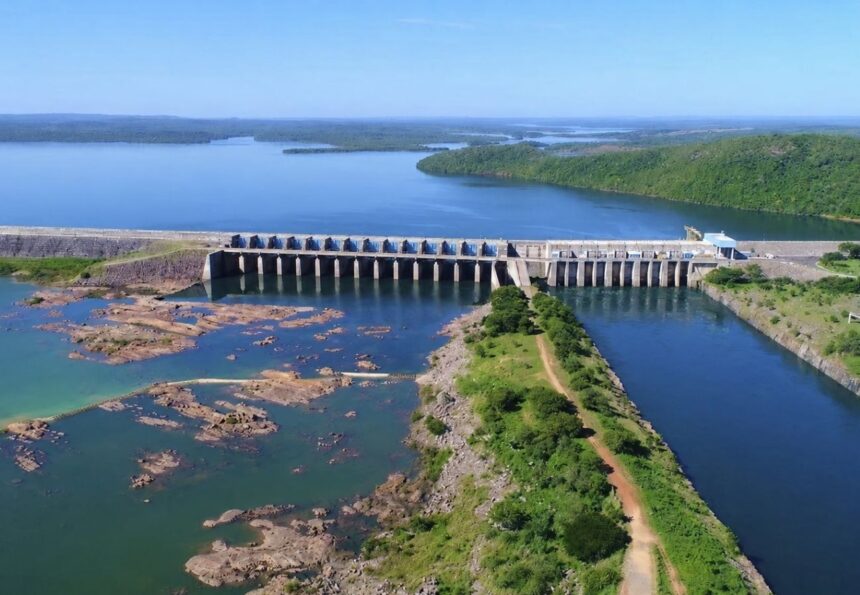 conheca-lago-no-to-em-que-mergulhador-encontrou-casa-e-maquinarios-submersos