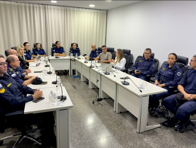 patrulha-mulher-segura-e-capacitada-para-utilizar-sistema-eproc-no-acompanhamento-de-medidas-protetivas
