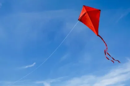 piloto-de-paramotor-morre-apos-linha-de-pipa-atingir-equipamento-e-provocar-queda-em-itanhaem