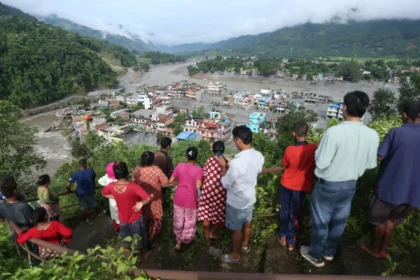 terremoto-atinge-o-tibete-um-dia-apos-avalanche