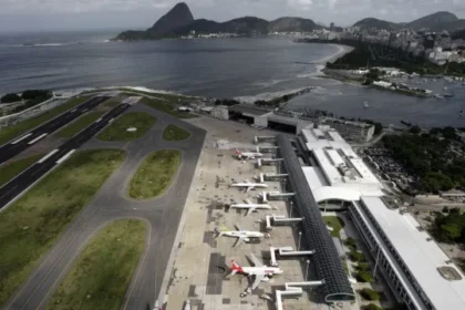 aviao-derrapa-no-santos-dumont-e-voos-sao-cancelados