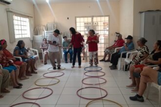 em-palmas,-cras-kraho-promove-inclusao-digital-e-alerta-sobre-golpes-nas-redes-sociais