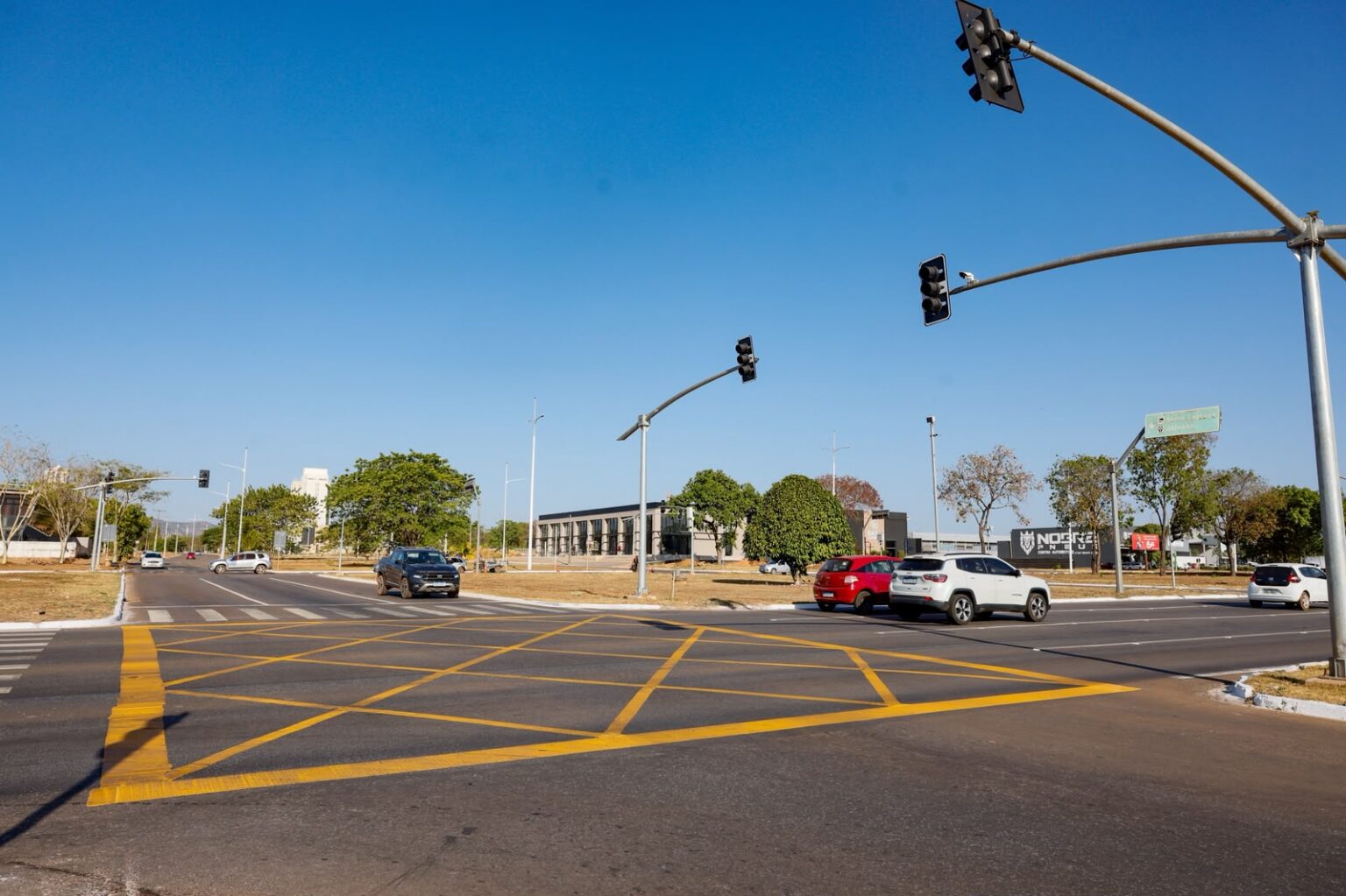 nova-sinalizacao-orienta-motoristas-e-mantem-cruzamentos-livres