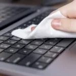 como-limpar-o-teclado-do-computador-sem-danificar-as-teclas-e-circuitos