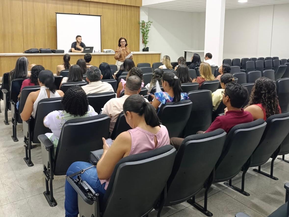 prefeitura-de-palmas-promove-alinhamento-entre-tecnicos-e-gerentes-dos-cras