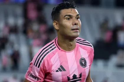 casemiro-marca-pela-primeira-vez-no-inter-miami-em-noite-de-quatro-gols-de-messi
