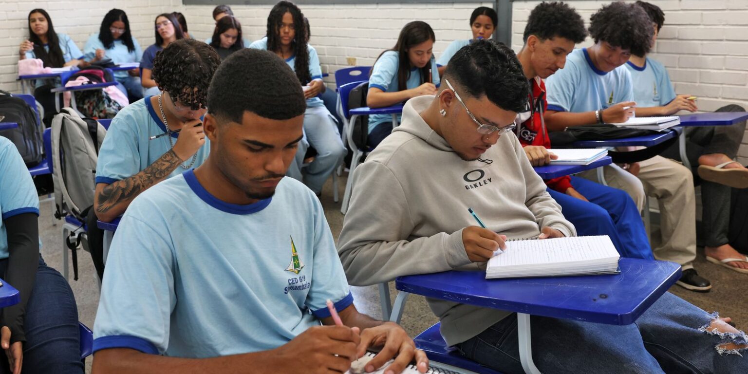 pe-de-meia:-nascidos-em-novembro-e-dezembro-recebem-parcela-de-r$-200