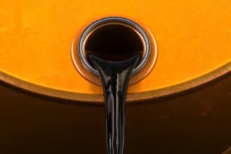 petroleo-dispara-mais-de-6%-com-retomada-dos-ataques-entre-eua-e-ira