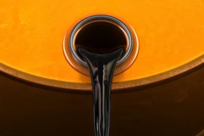 petroleo-dispara-mais-de-6%-com-retomada-dos-ataques-entre-eua-e-ira