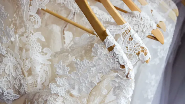 loja-de-luxo-de-sp-cancelou-entrega-de-vestido-de-noiva-5-dias-antes-do-casamento,-diz-medica