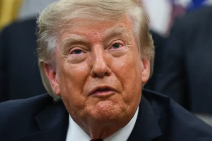 trump-sugere-mudar-nome-do-estreito-de-ormuz-para-“estreito-trump”