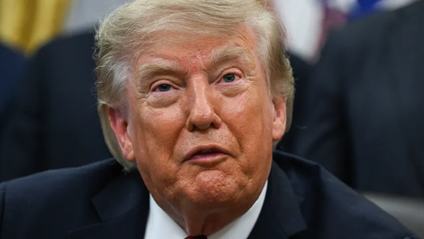trump-sugere-mudar-nome-do-estreito-de-ormuz-para-“estreito-trump”