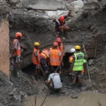 video:-dois-trabalhadores-sao-resgatados-com-vida-em-tunel-no-nepal