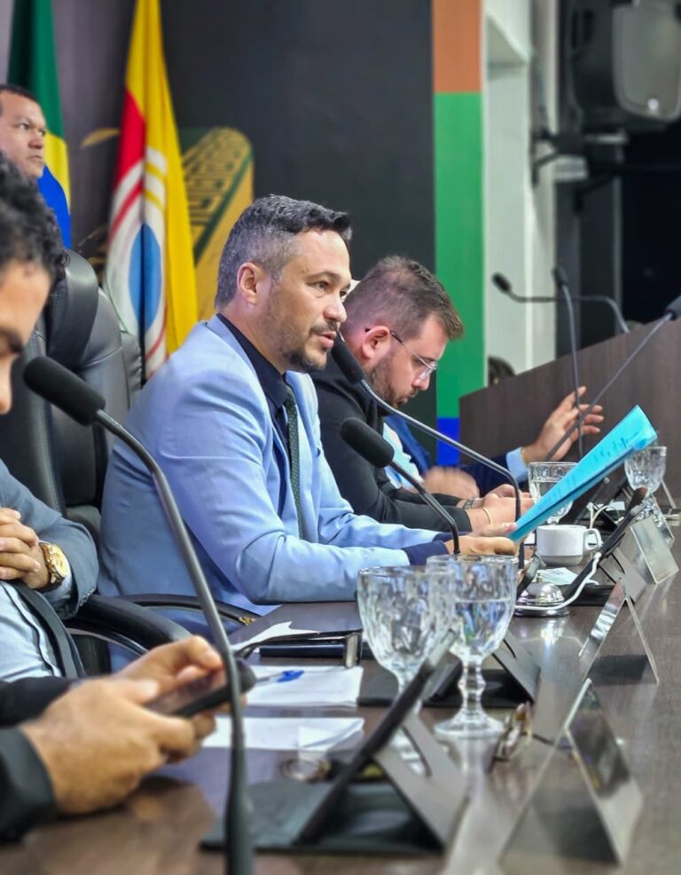 camara-de-araguaina-aprecia-projetos-voltados-a-educacao,-inclusao-social-e-valorizacao-do-servidor-em-sessao-ordinaria