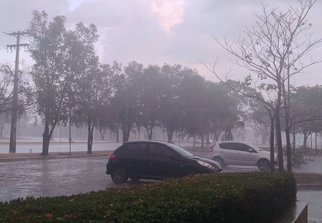 chuva-com-vento-e-registrada-em-palmas-neste-(5);-veja-a-previsao