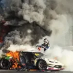 piloto-resgata-colega-de-carro-em-chamas-apos-acidente-em-prova-no-china-gt
