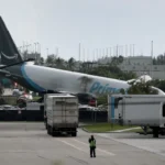 aviao-da-amazon-sai-da-pista-e-pega-fogo-em-miami;-5-morreram