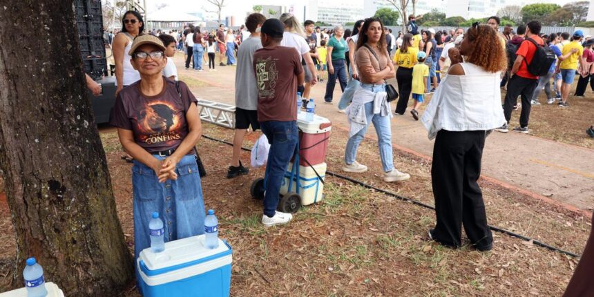ambulantes-“desfilam”-no-7-de-setembro-em-busca-de-sustento