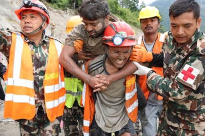 equipes-de-resgate-do-nepal-buscam-900-trabalhadores-de-hidreletricas