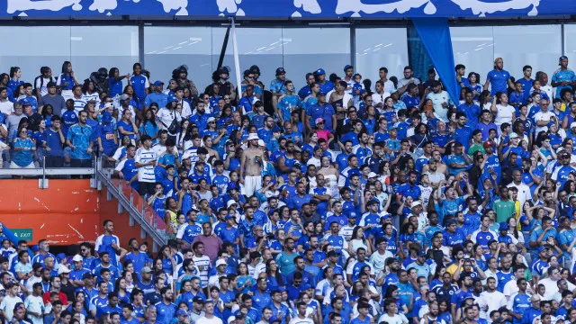 cruzeiro-embala-apos-perder-penalti,-ganha-do-athletico-e-encosta-no-g4