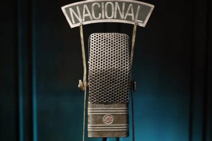 no-mundo-da-bola-recorda-momentos-epicos-do-esporte-na-radio-nacional